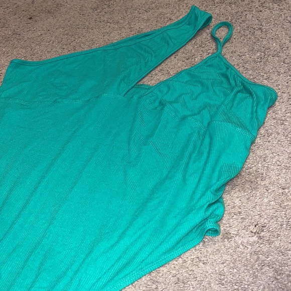 *NEW* SHEIN Green Bodysuit - Picture 2 of 6